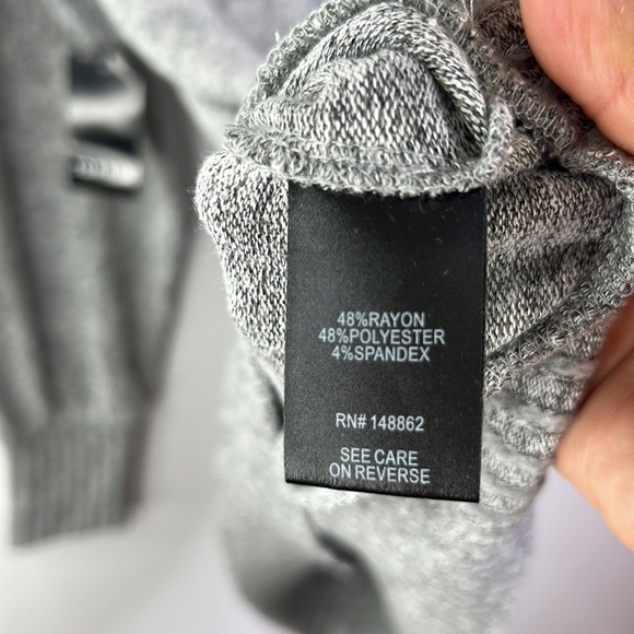 TORRID SUPER SOFT PLUSH V NECK LONG SLEEVE HEATHER GRAY SHIRT NWT SZ 1X - Picture 6 of 7